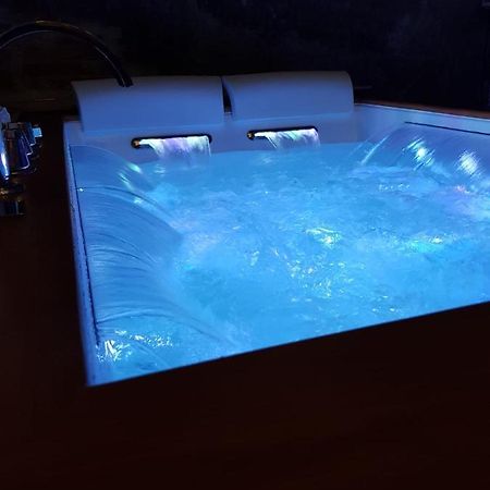 ロッカストラーダ La Grotta Nel Borgoヴィラ エクステリア 写真