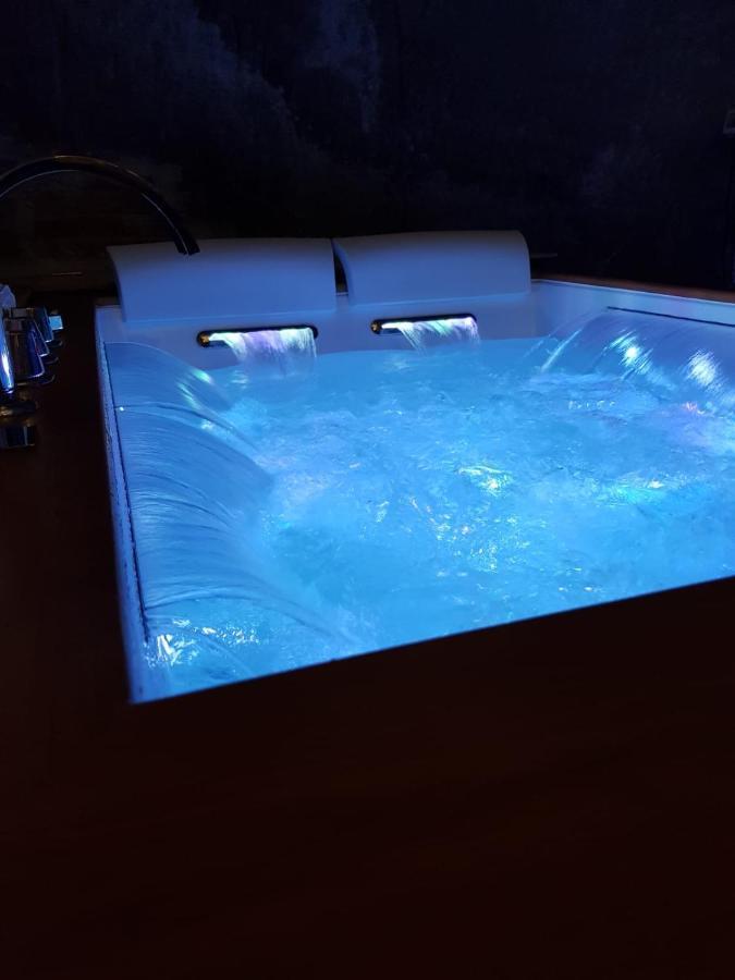 ロッカストラーダ La Grotta Nel Borgoヴィラ エクステリア 写真